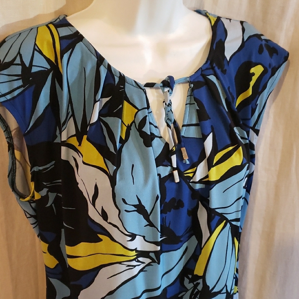 Liz Claiborne Blue and Yellow Leaf Print Sleeveless Top Size M - Picture 2 of 12